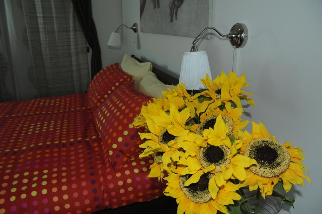 Apartment Oltremarestudios Napoli Bagian luar foto