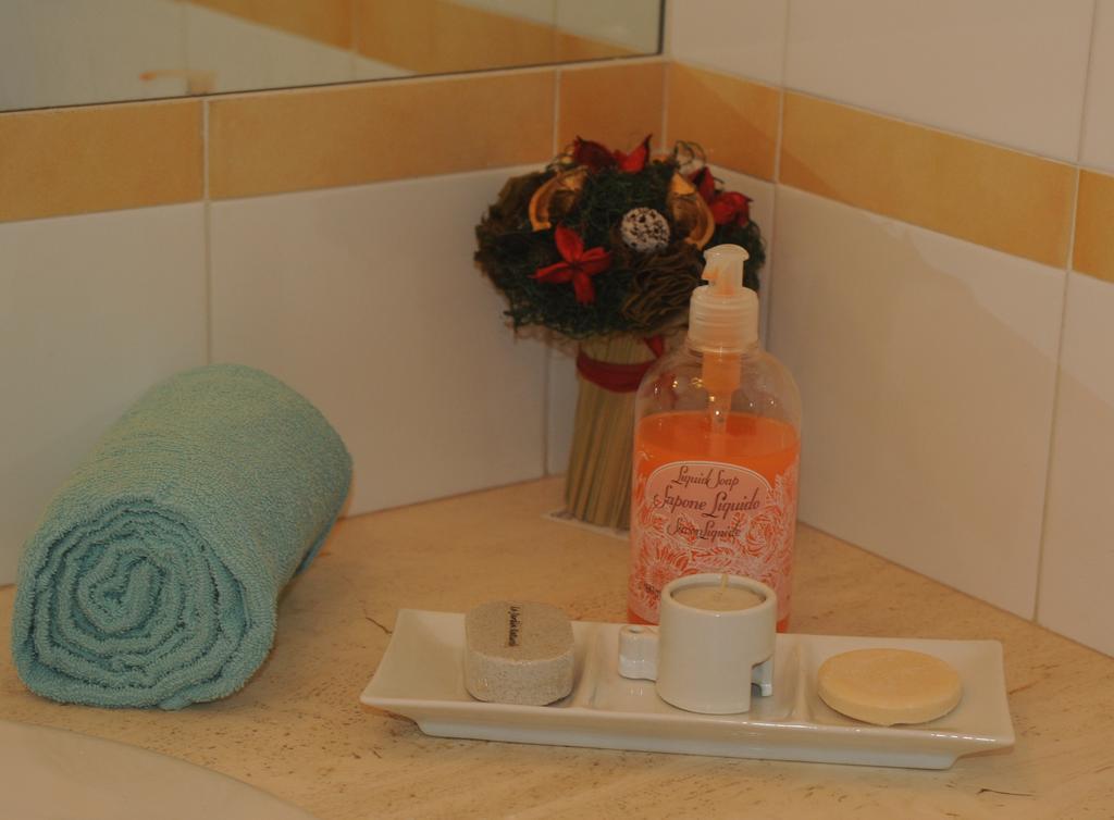 Apartment Oltremarestudios Napoli Bagian luar foto